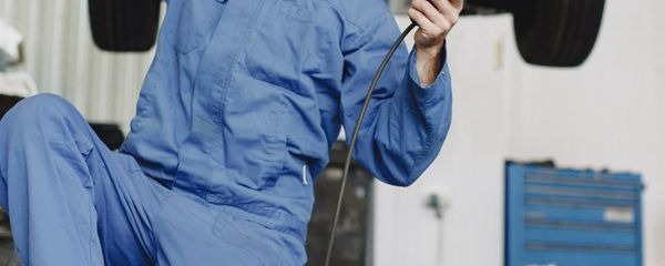 奥迪发动机漏油检修